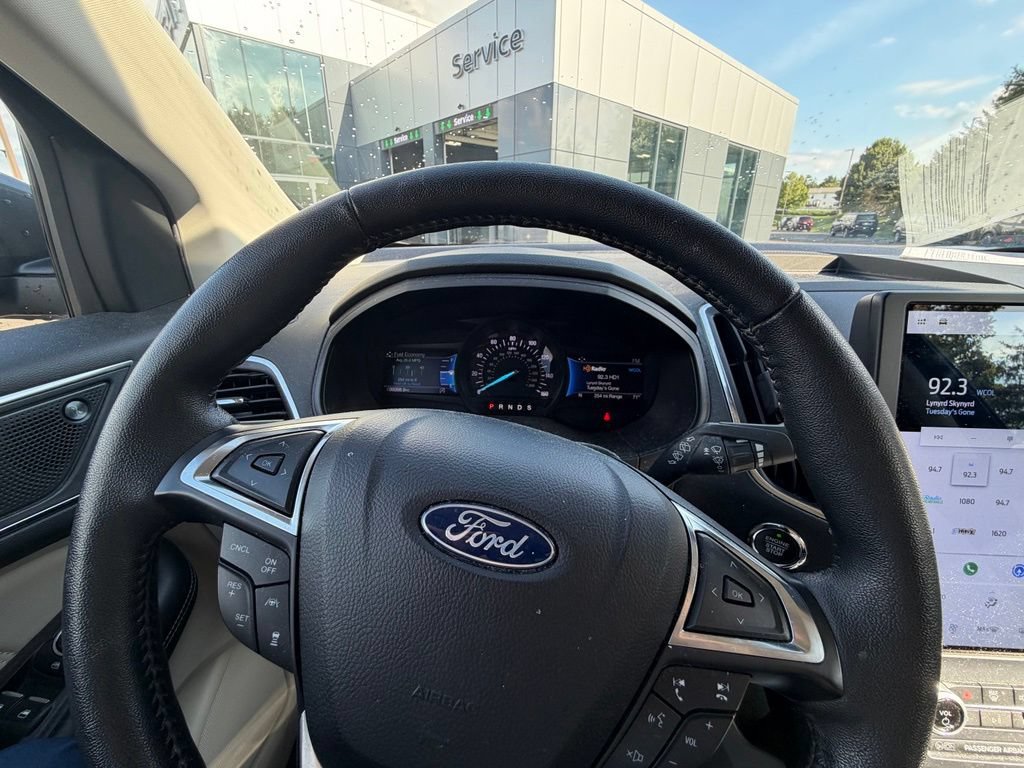 Used 2022 Ford Edge Titanium w/ Equipment Group 301A AWD/4WD image 10