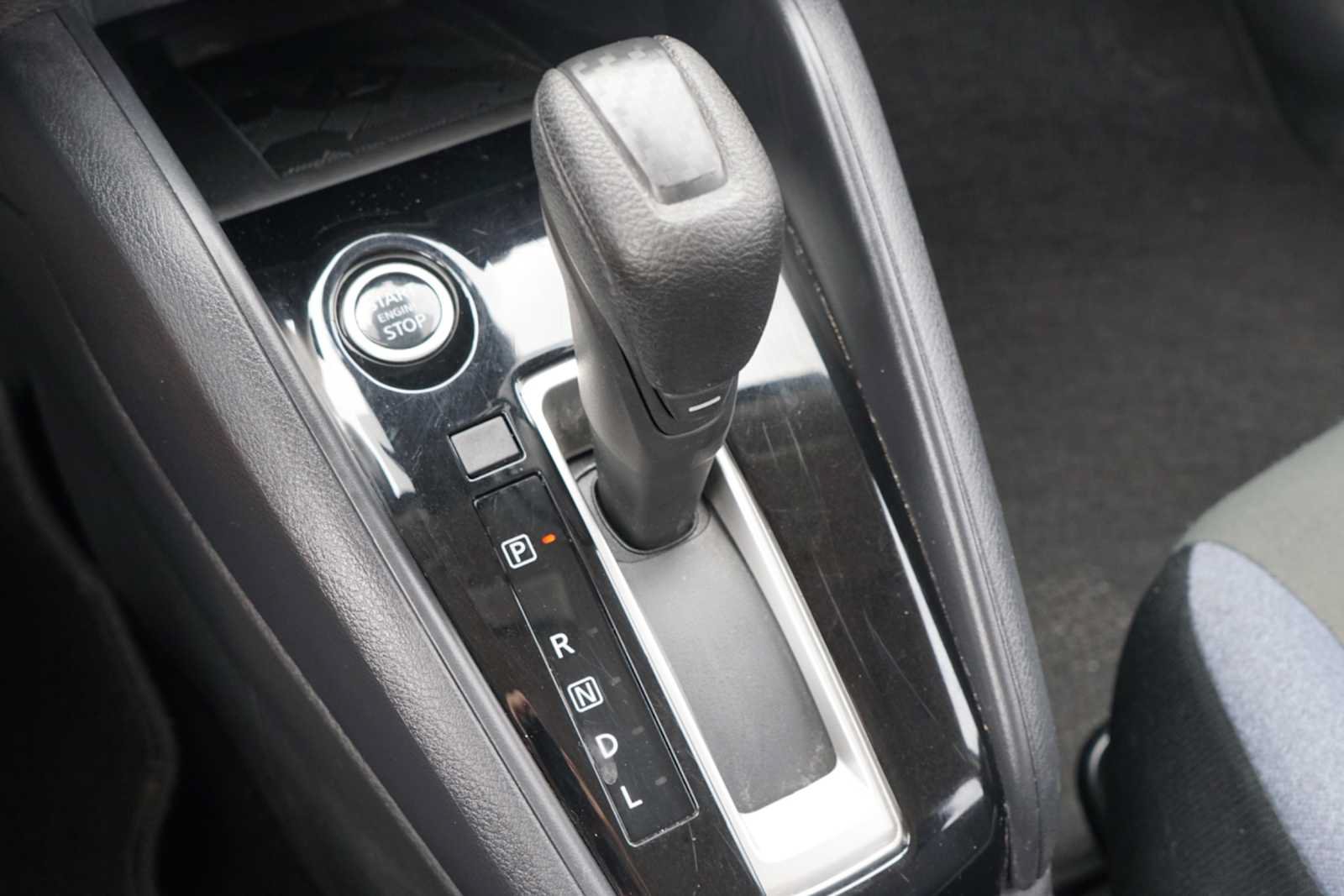 Used 2025 Nissan Versa SV FWD image 12