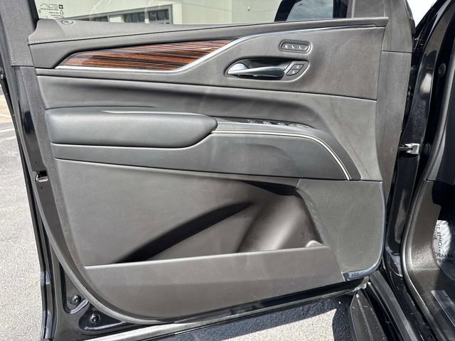 Used 2023 Cadillac Escalade ESV Premium Luxury image 9