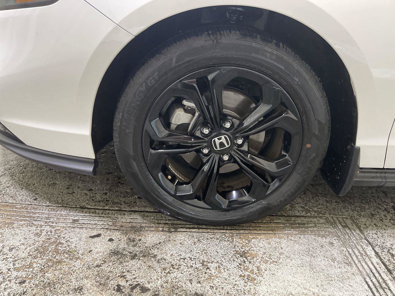 Certified 2025 Honda Accord SE image 10