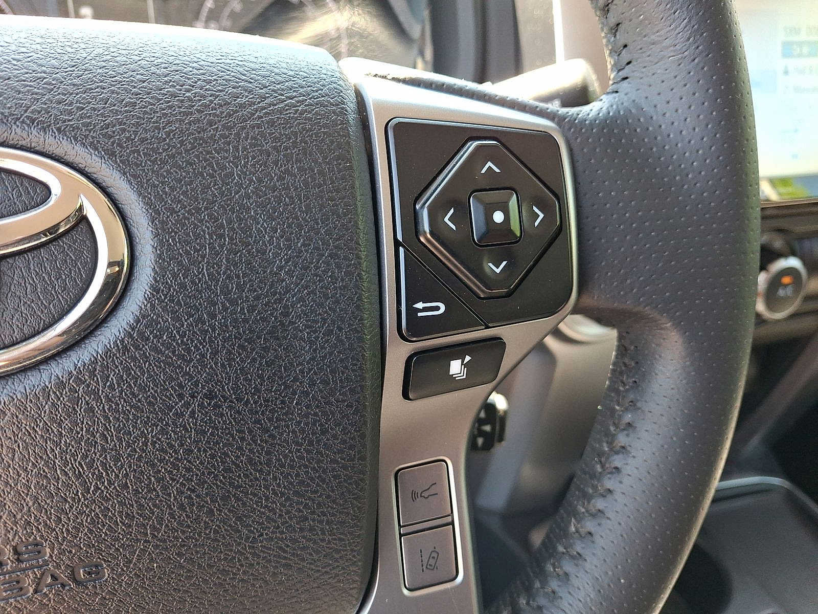 Used 2022 Toyota 4Runner SR5 RWD image 20