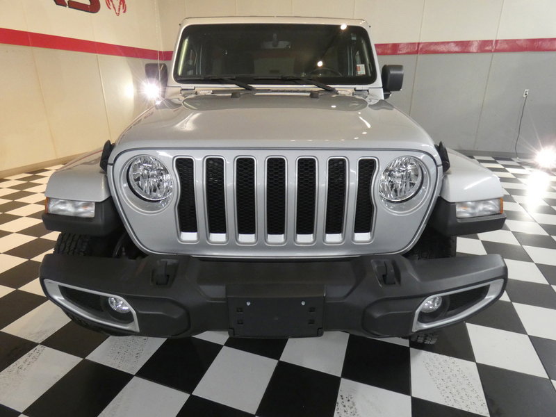 Used 2022 Jeep Wrangler Unlimited Sahara w/ Cold Weather Group AWD/4WD image 2