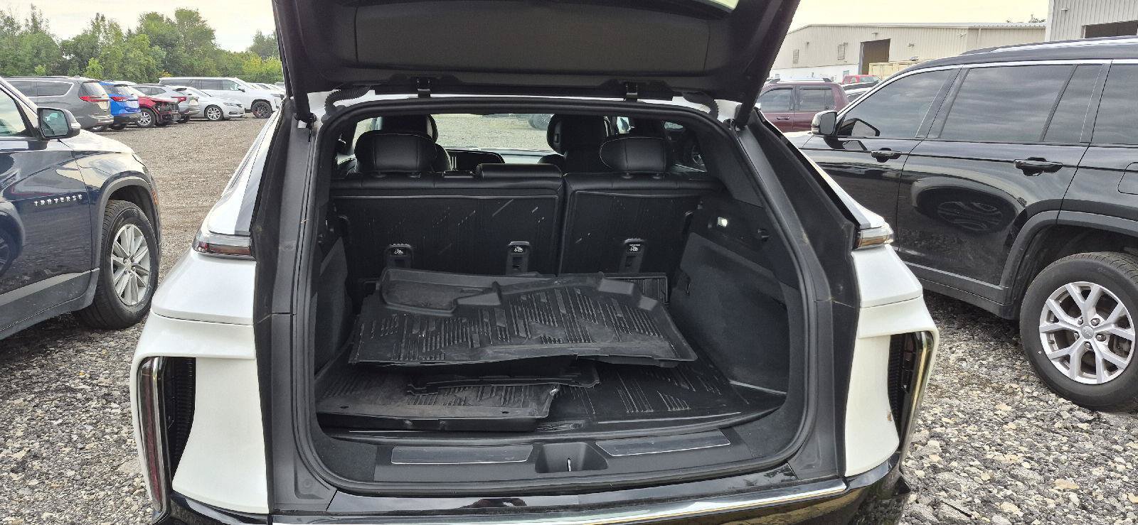 Used 2024 Cadillac Lyriq Luxury w/ LPO, Floor Liner Package AWD/4WD image 5