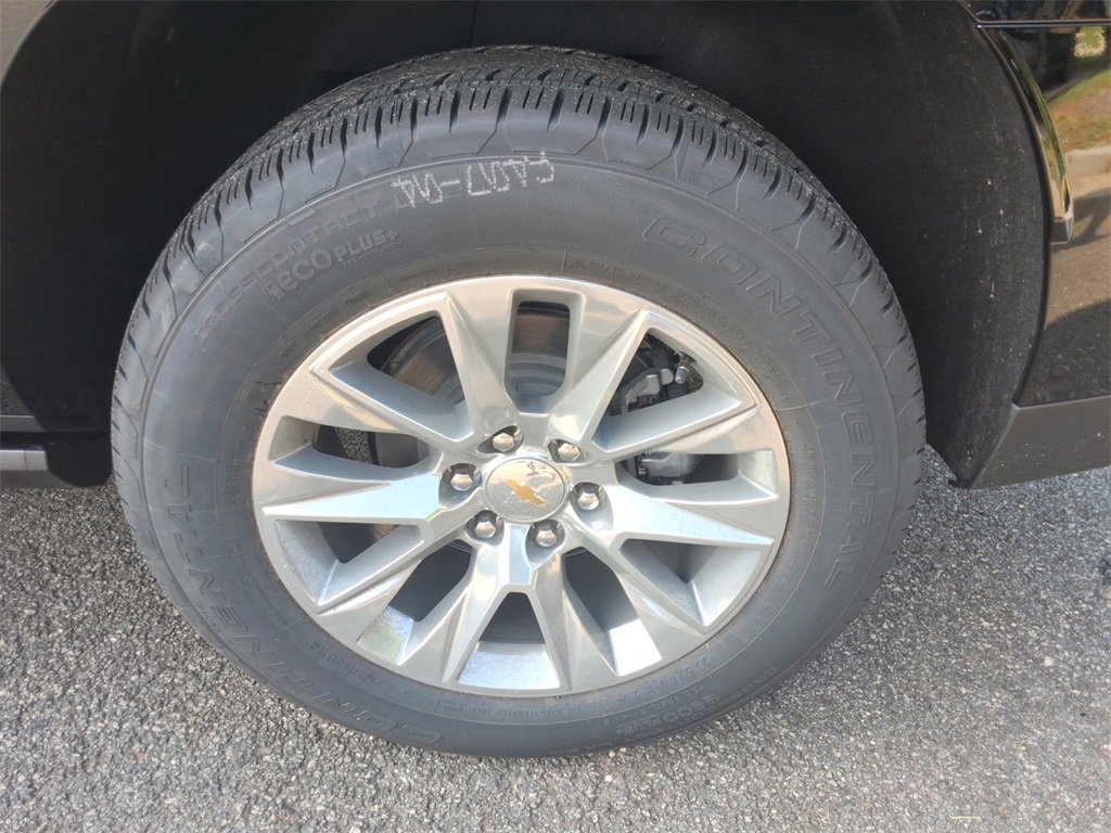 New 2026 Chevrolet Suburban Premier image 17