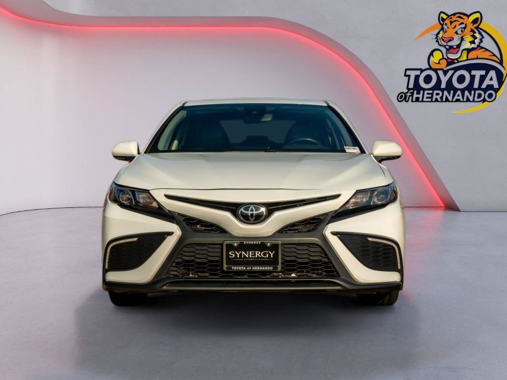Used 2024 Toyota Camry SE FWD image 2