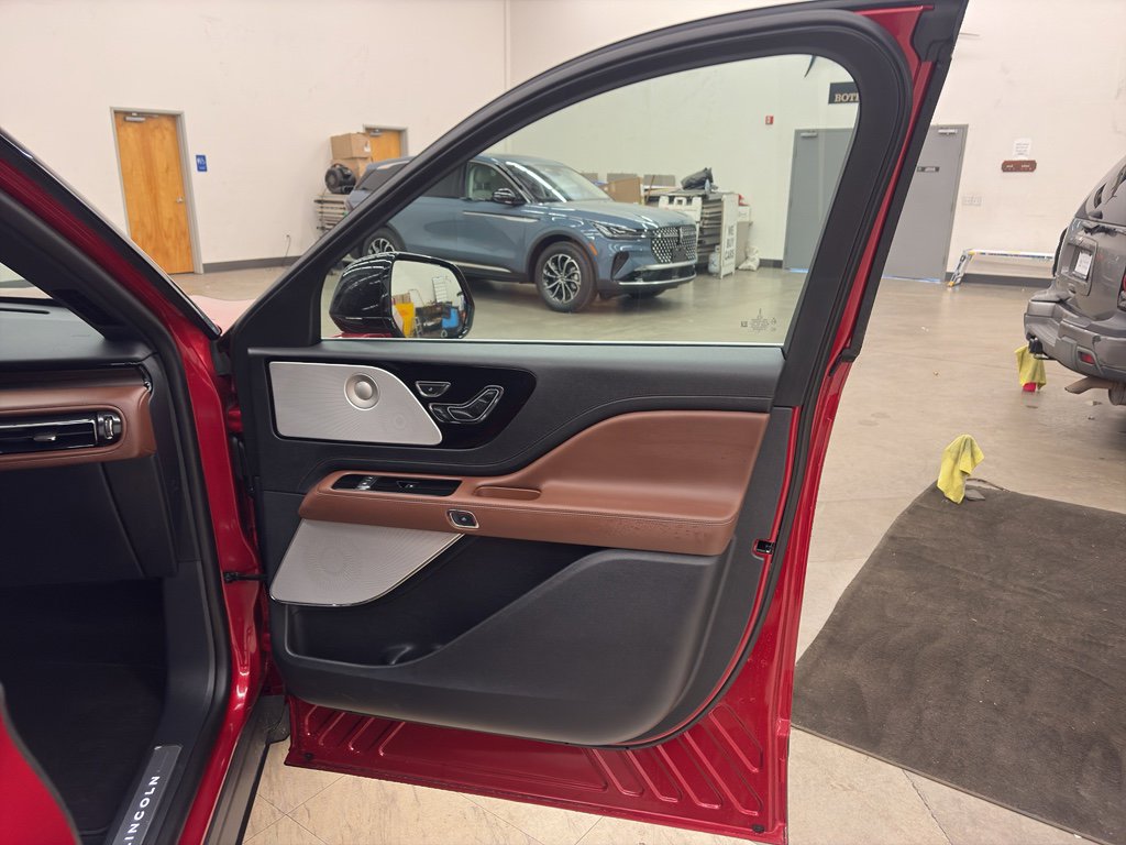 Used 2025 Lincoln Aviator Reserve w/ Equipment Group 201A image 20