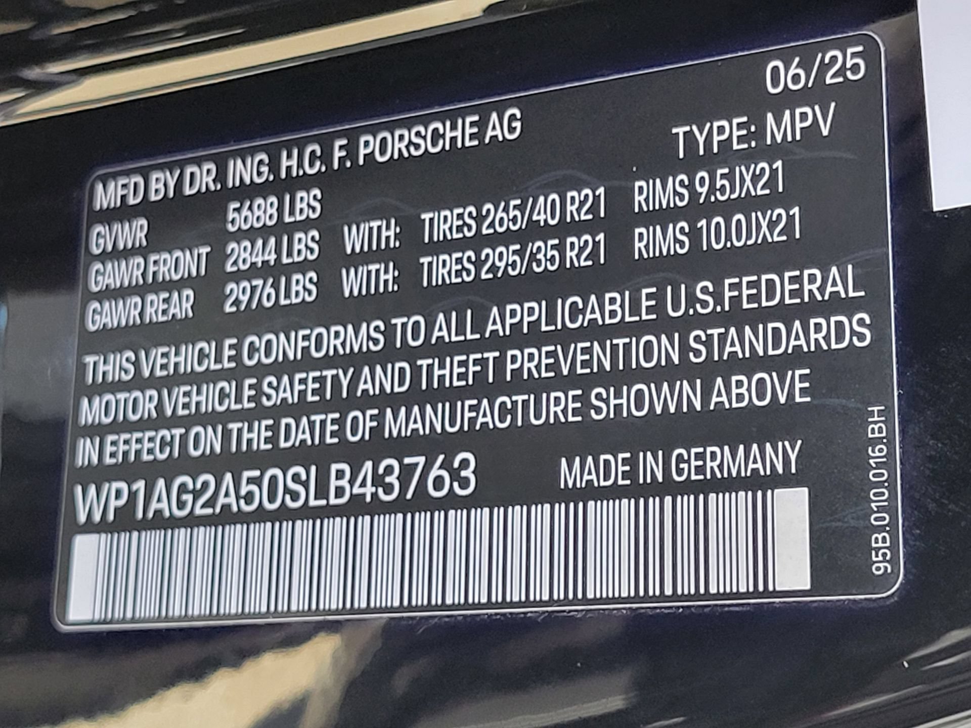New 2025 Porsche Macan S AWD/4WD image 35