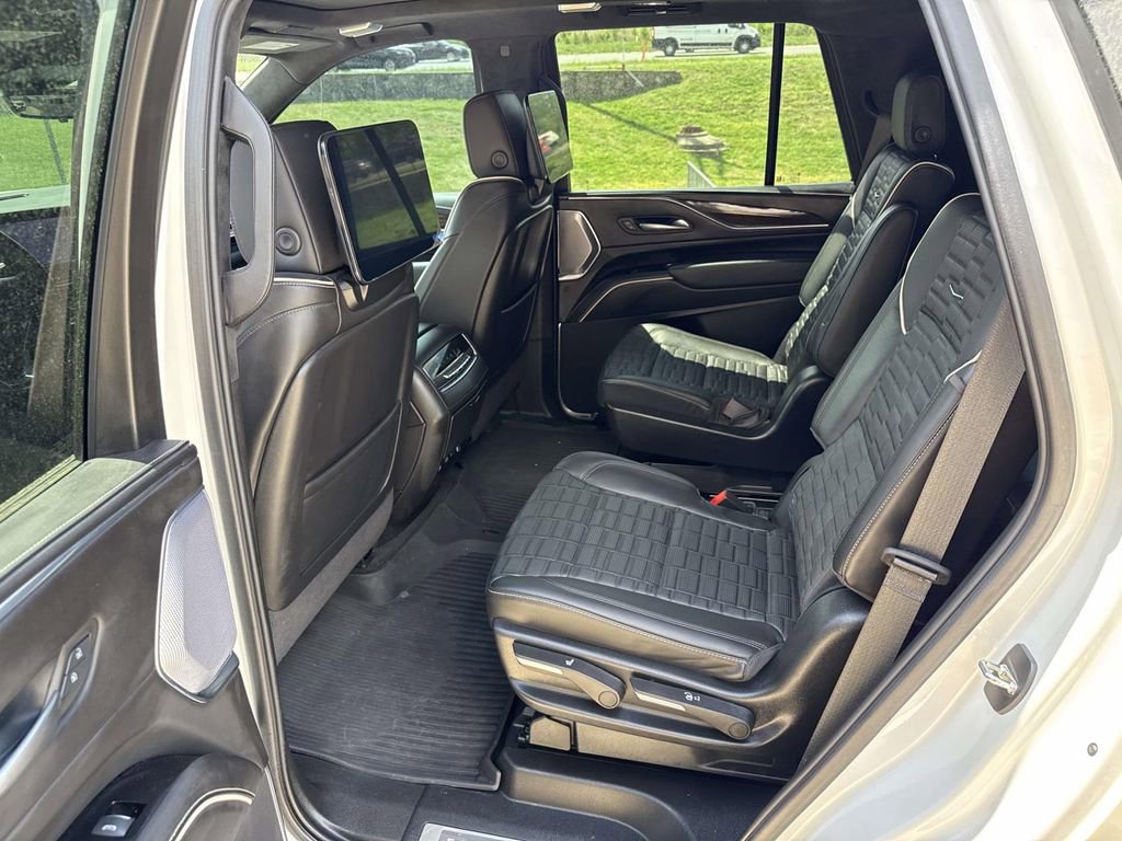 Used 2024 Cadillac Escalade Premium Luxury Platinum w/ LPO, Floor Liner Package image 10