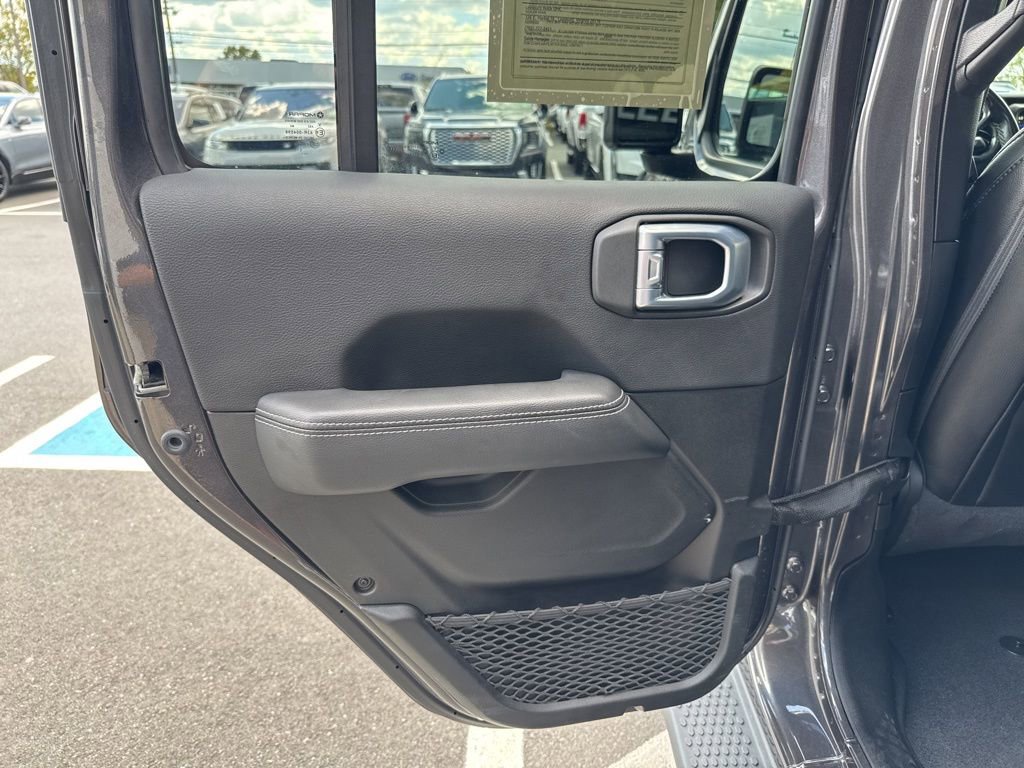 Used 2021 Jeep Wrangler Unlimited Sahara image 39