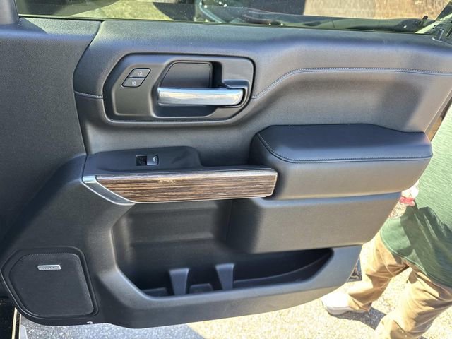 Used 2020 Chevrolet Silverado 2500 High Country w/ Technology Package image 17