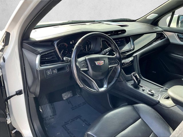 Used 2022 Cadillac XT6 Premium Luxury image 14