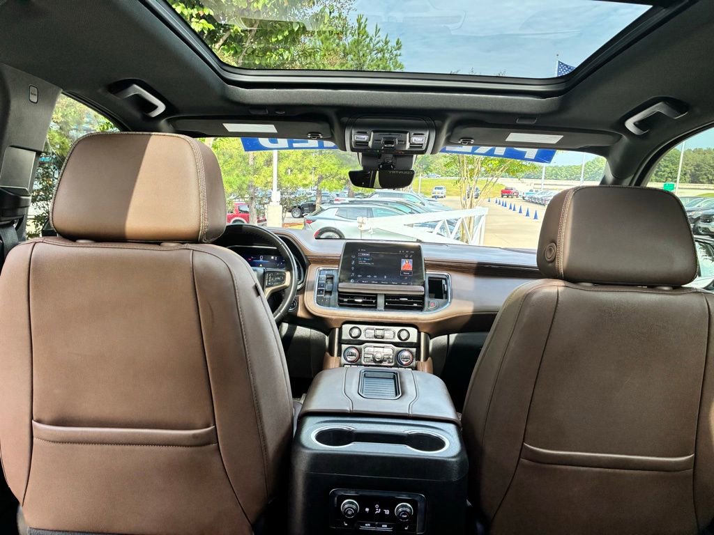 Used 2023 Chevrolet Suburban High Country image 25