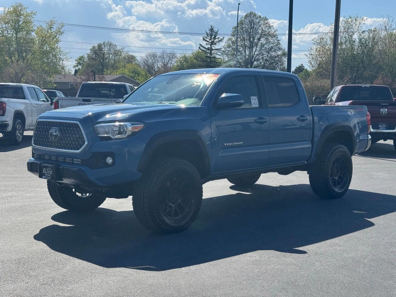 Used 2019 Toyota Tacoma TRD Off-Road AWD/4WD image 11