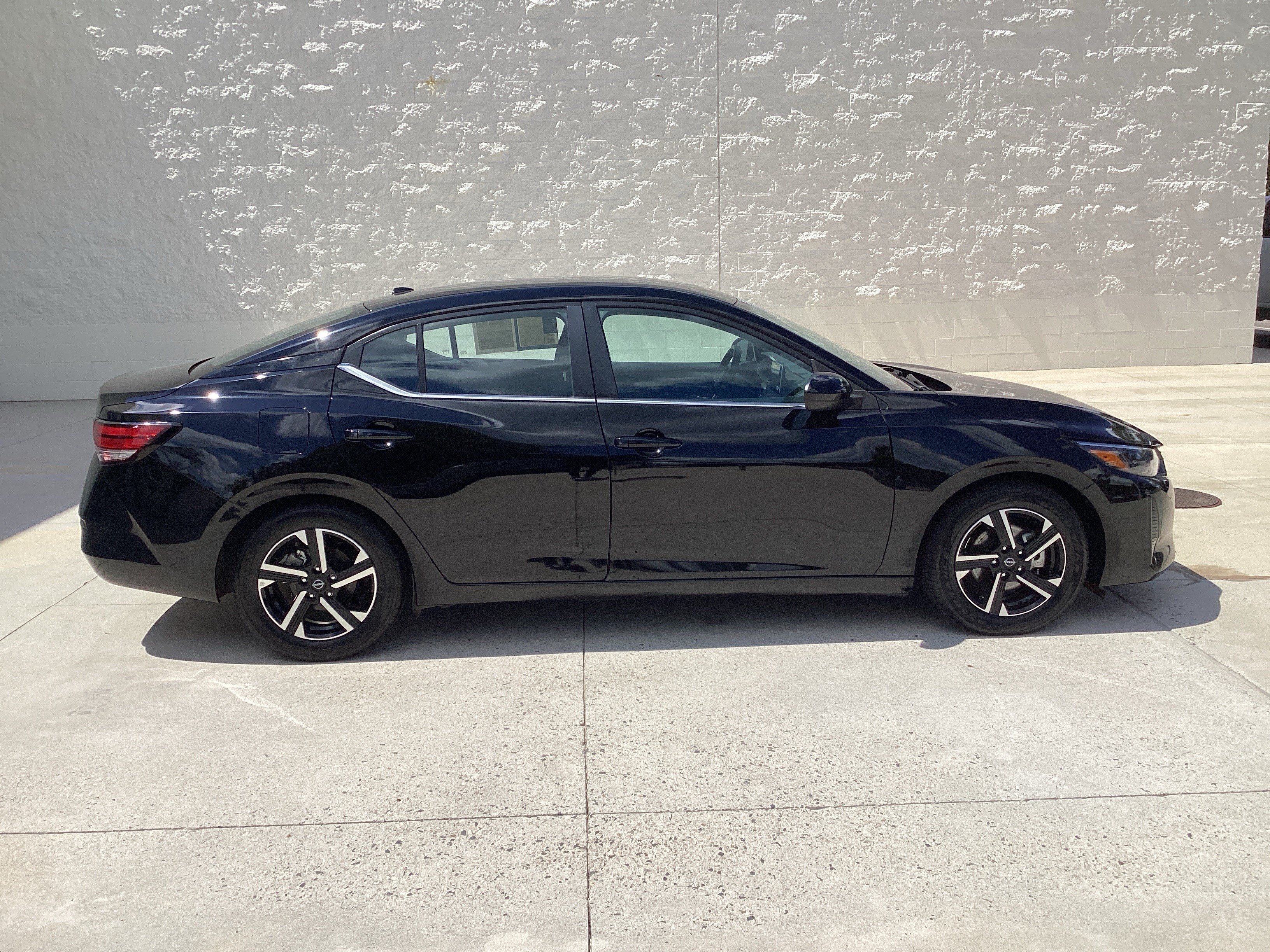 Used 2025 Nissan Sentra SV w/ All-Weather Package FWD image 10