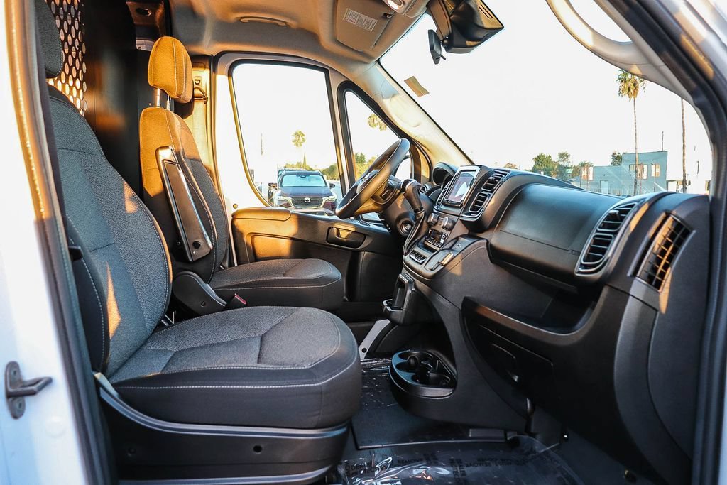 Used 2025 RAM ProMaster 2500 w/ U-Haul Equipment Group FWD image 18