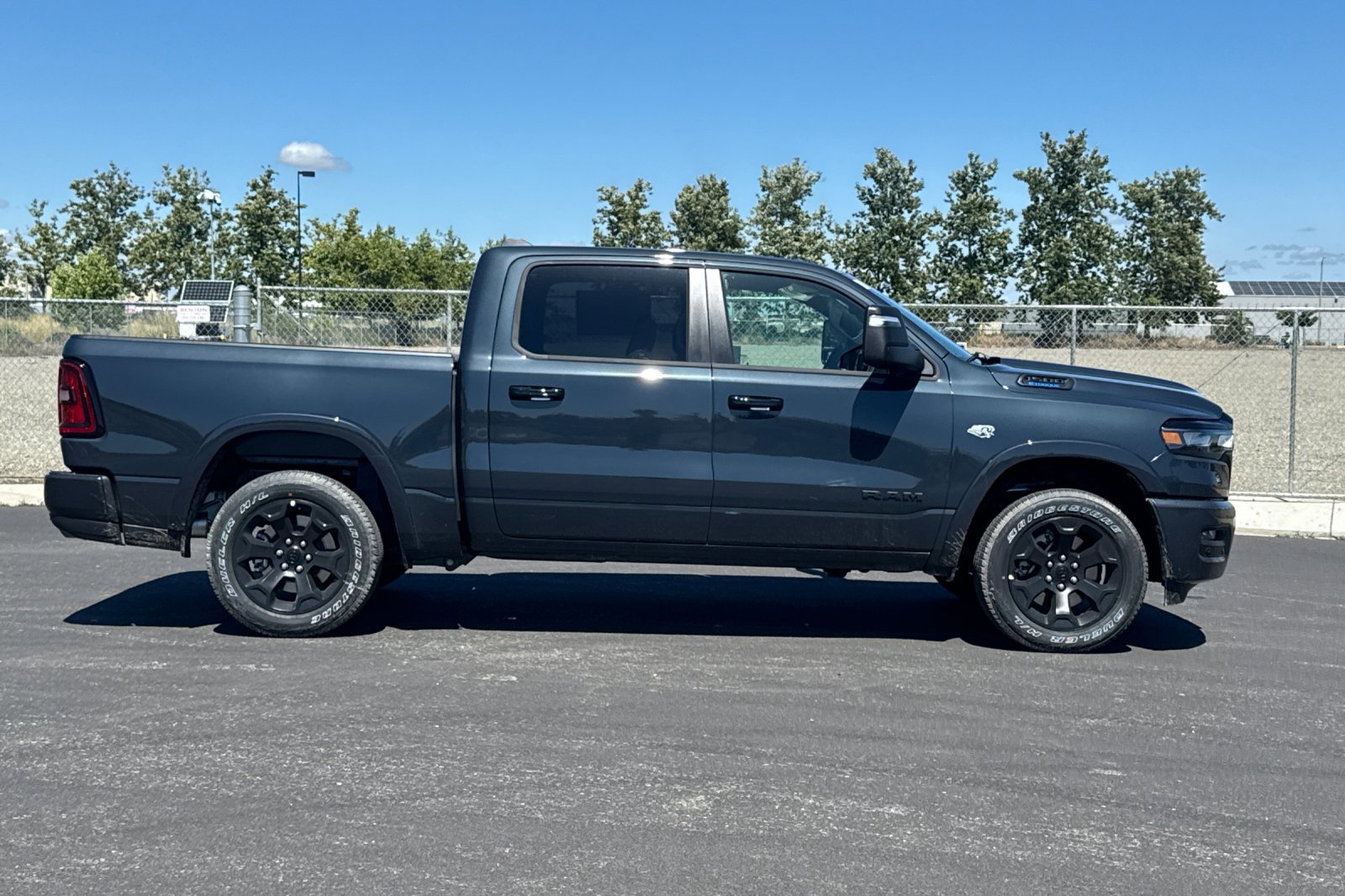 New 2026 RAM 1500 4x4 Crew Cab image 2