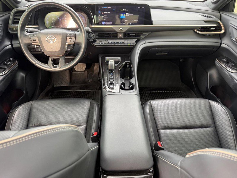 Used 2024 Toyota Crown AWD/4WD image 12
