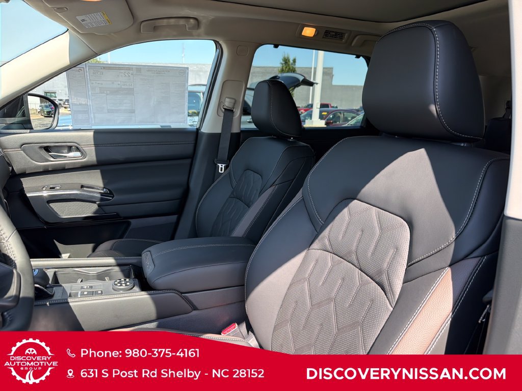 New 2026 Nissan Pathfinder Platinum AWD/4WD image 14