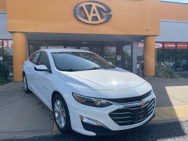 Used 2022 Chevrolet Malibu LT FWD image 1