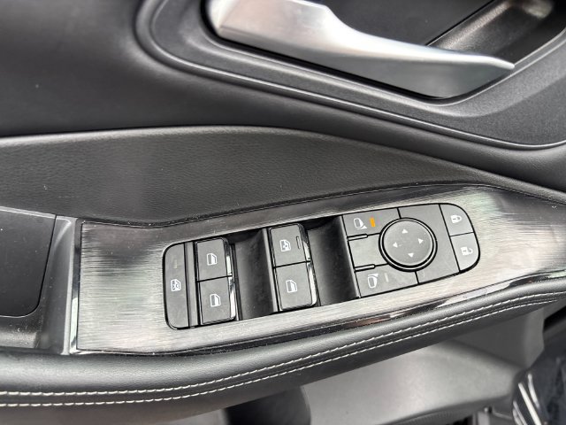 Certified 2025 Nissan Rogue SV AWD/4WD image 12