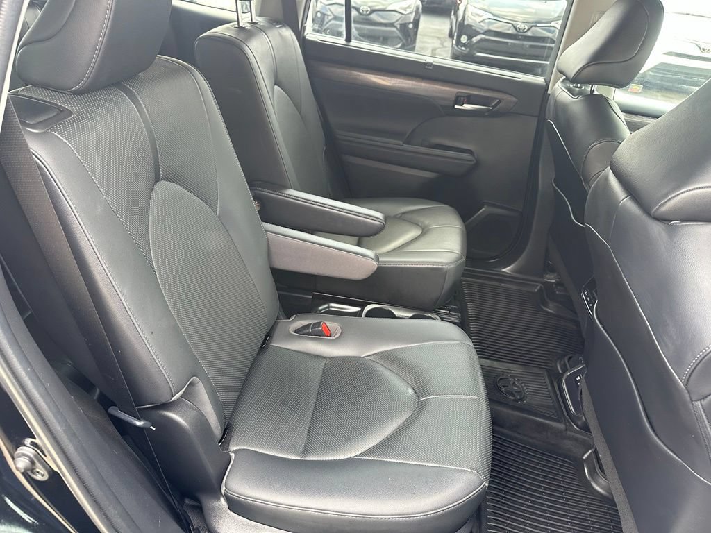 Used 2020 Toyota Highlander Limited AWD/4WD image 20