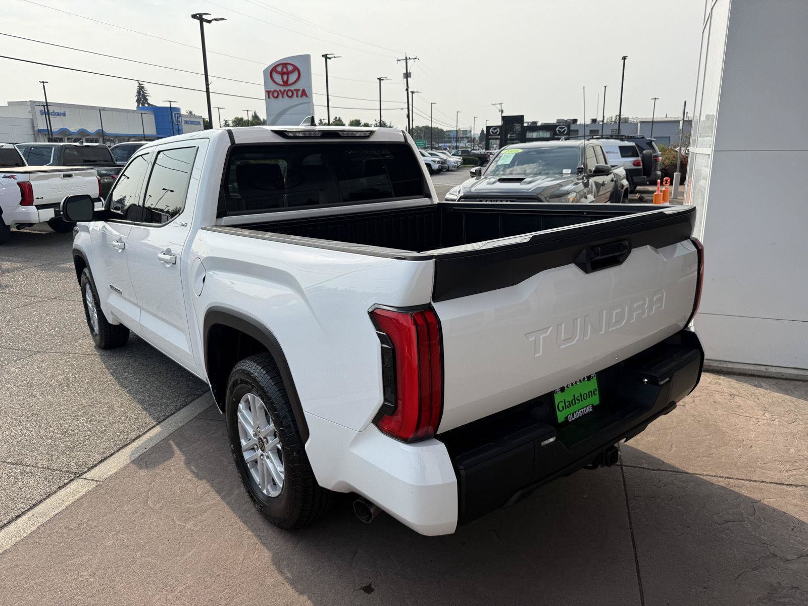 Used 2023 Toyota Tundra SR5 w/ SR5 Premium Package RWD image 4