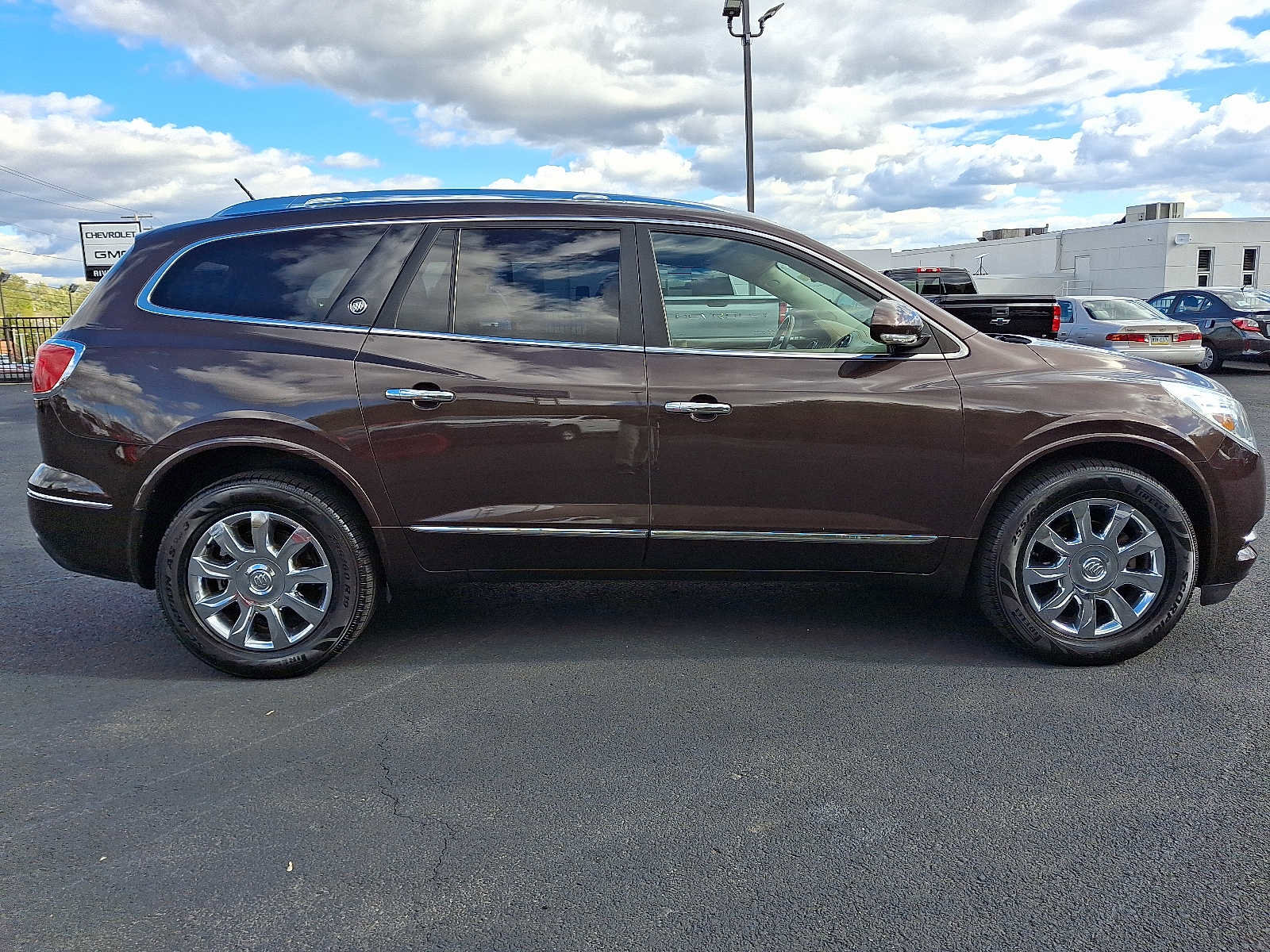 Used 2017 Buick Enclave Leather image 8