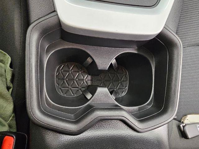 Used 2021 Toyota RAV4 LE AWD/4WD image 19