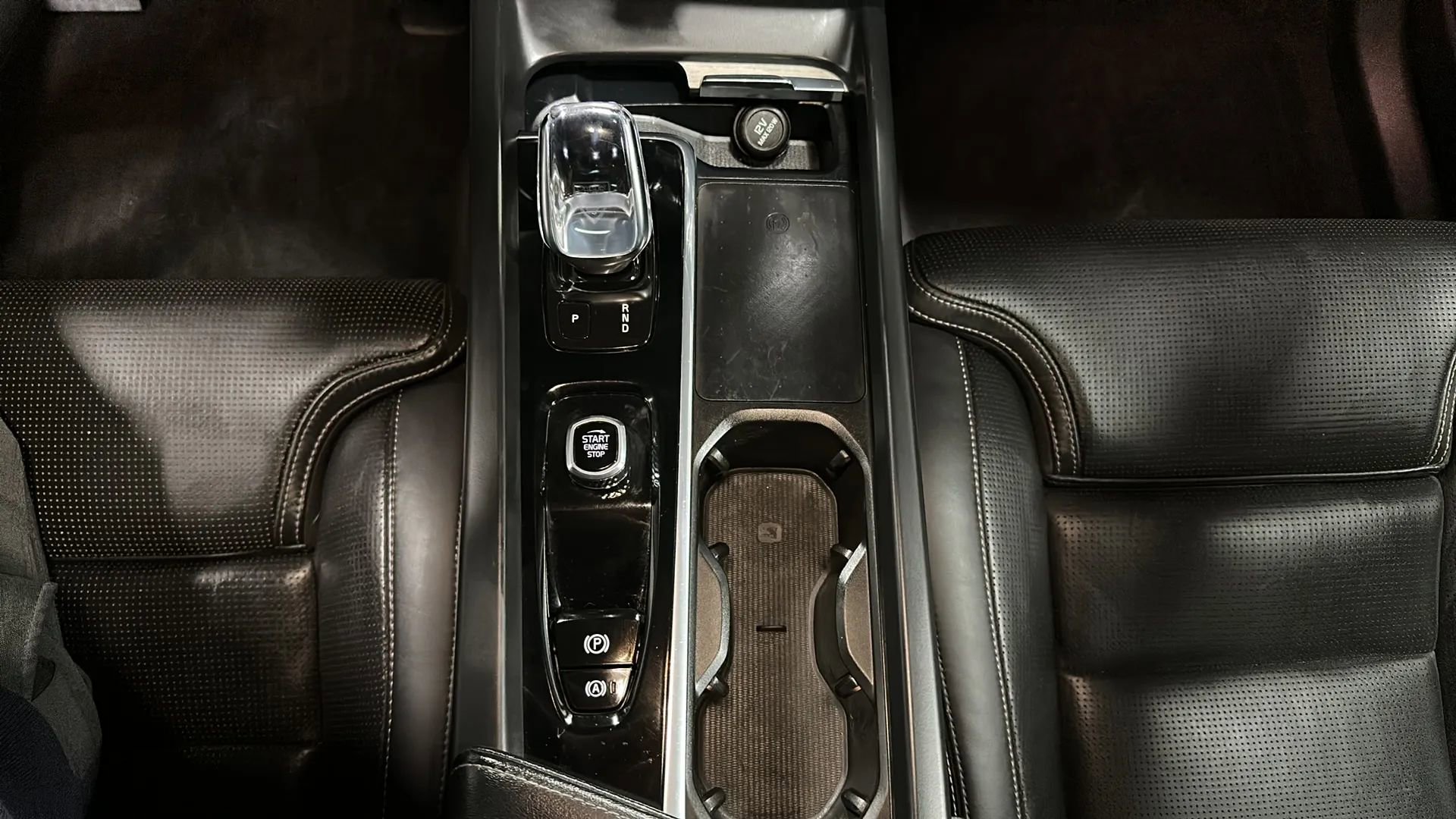 Used 2022 Volvo XC60 T8 Inscription w/ Advanced Package image 26