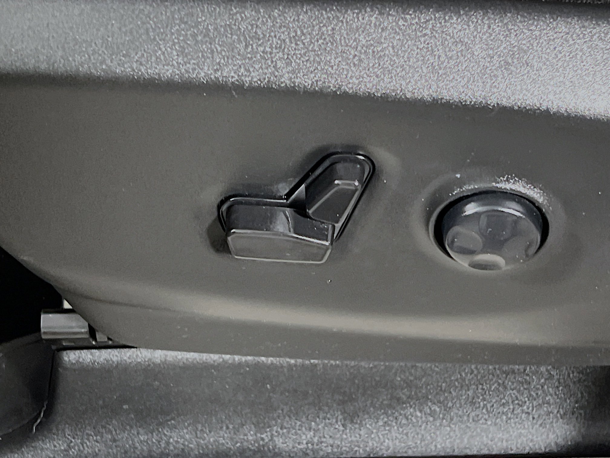 Used 2024 Chrysler Pacifica Touring-L FWD image 16