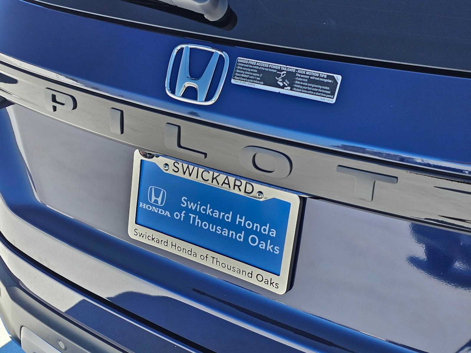 Used 2025 Honda Pilot Touring image 14