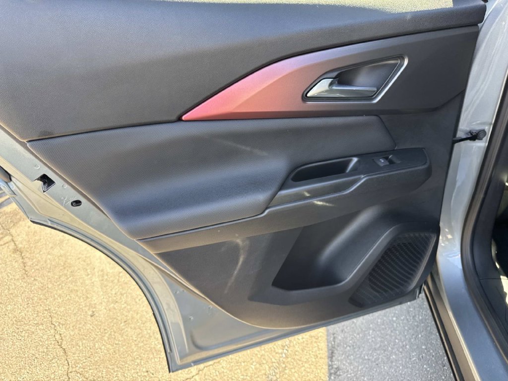Used 2024 Chevrolet Equinox EV RS FWD image 15