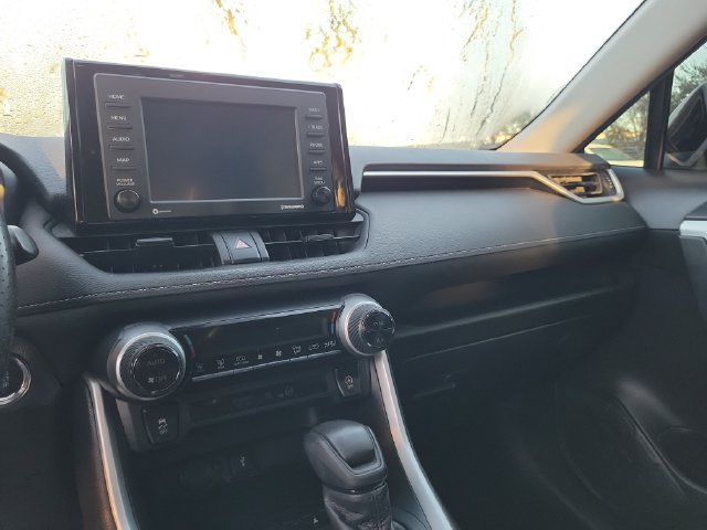 Used 2022 Toyota RAV4 XLE FWD image 22