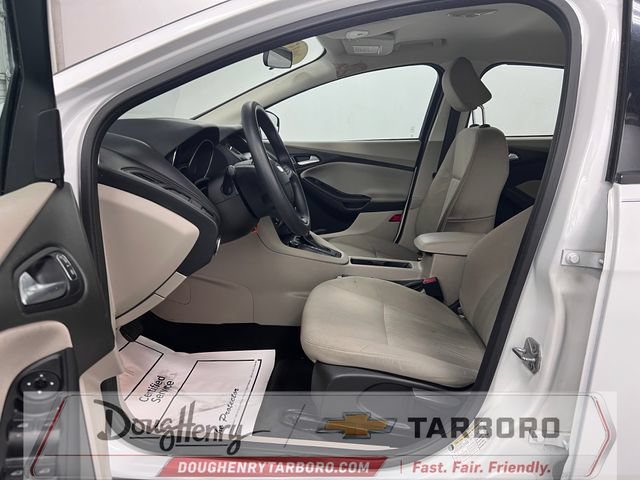 Used 2015 Ford Focus SE FWD image 24