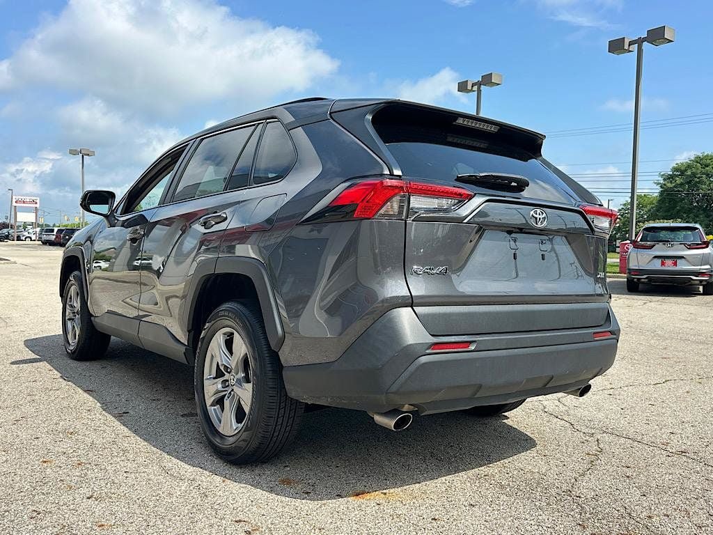 Used 2024 Toyota RAV4 XLE FWD image 3