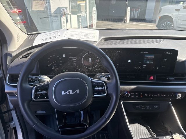 Used 2025 Kia Carnival SX Prestige image 21