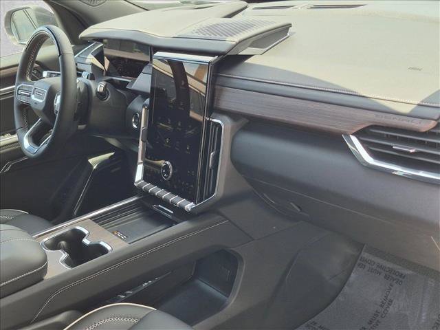 Used 2026 GMC Acadia Denali w/ Super Cruise Package FWD image 21