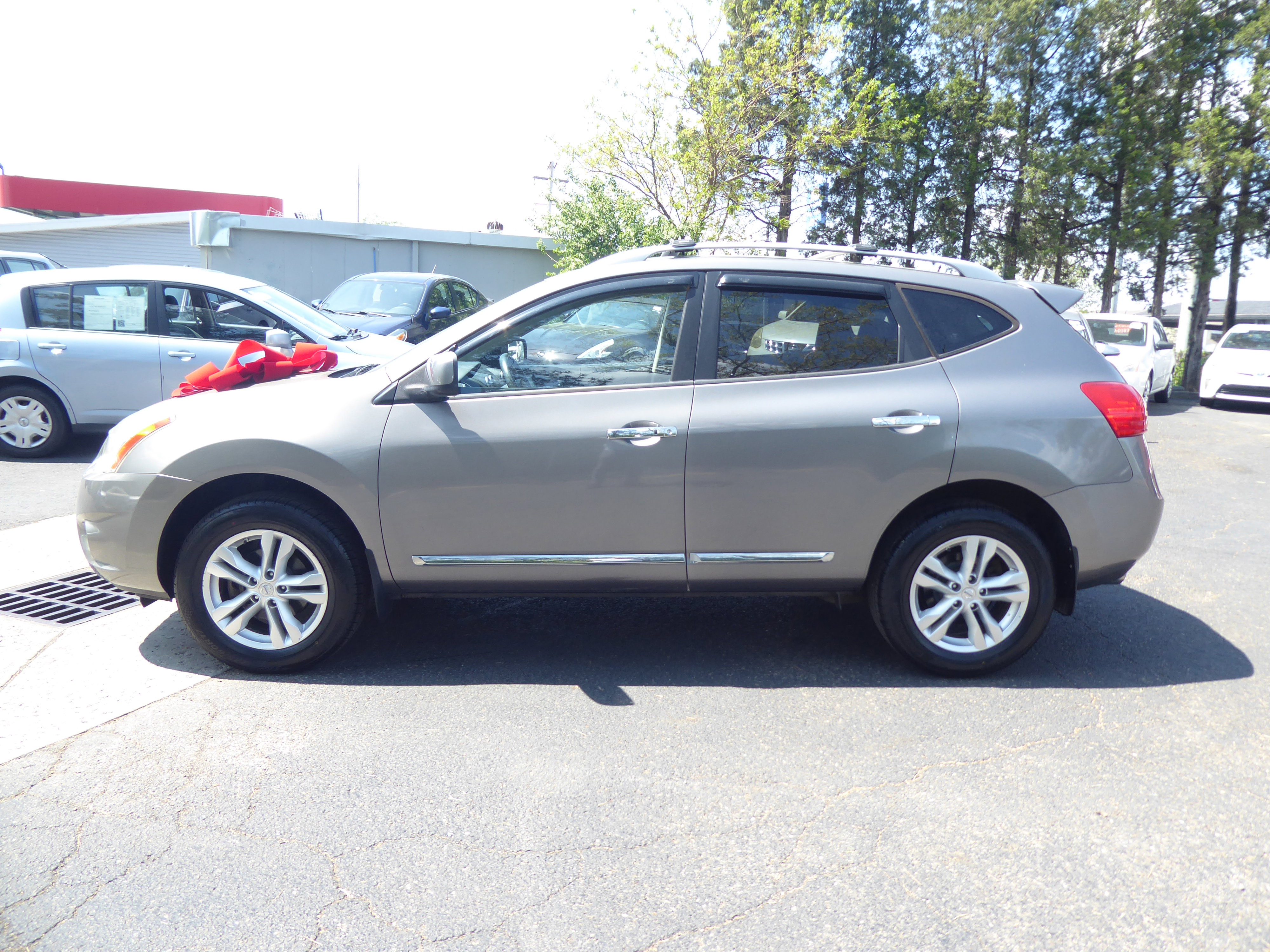 Used 2012 Nissan Rogue SV w/ Premium Pkg AWD/4WD image 7