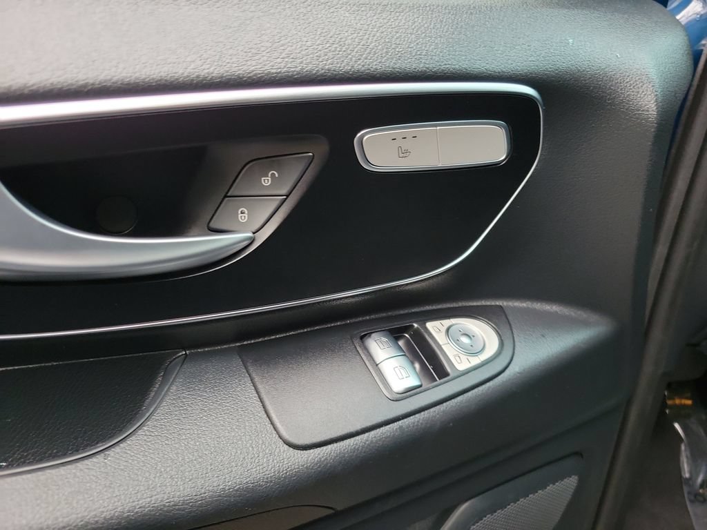 Used 2023 Mercedes-Benz Metris Passenger image 18