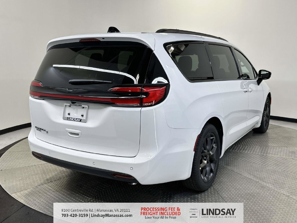 New 2026 Chrysler Pacifica Select w/ S Appearance Package FWD image 8