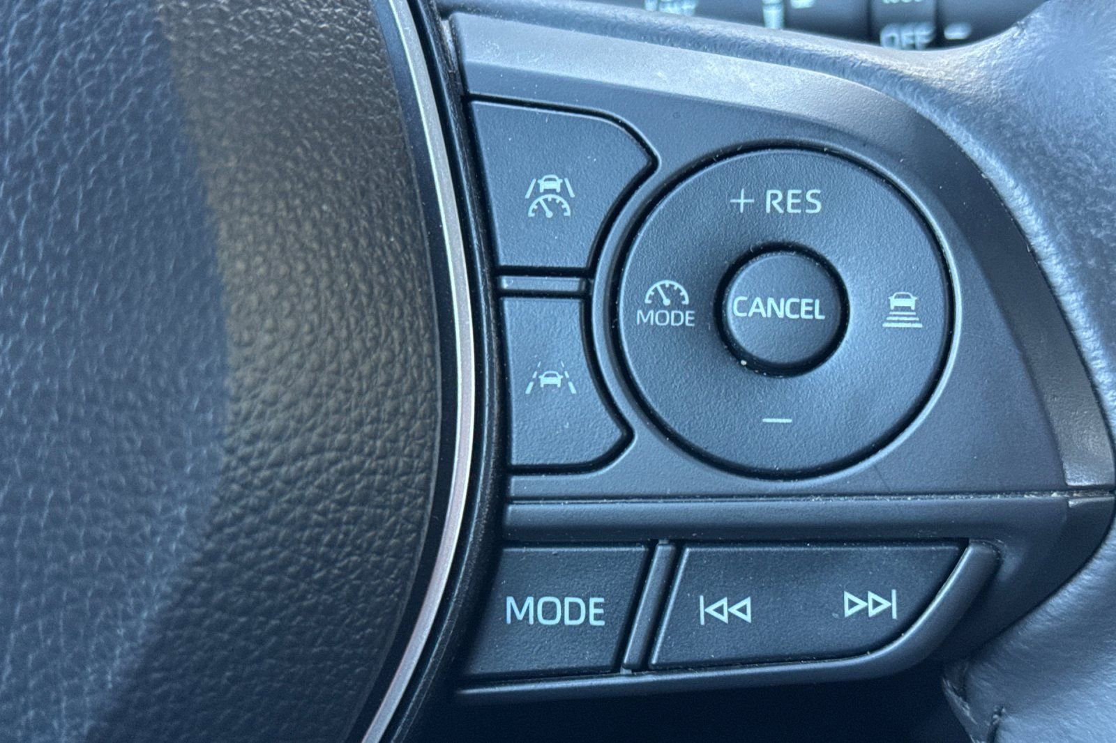 Certified 2024 Toyota Corolla Cross XLE w/ Convenience Package image 37