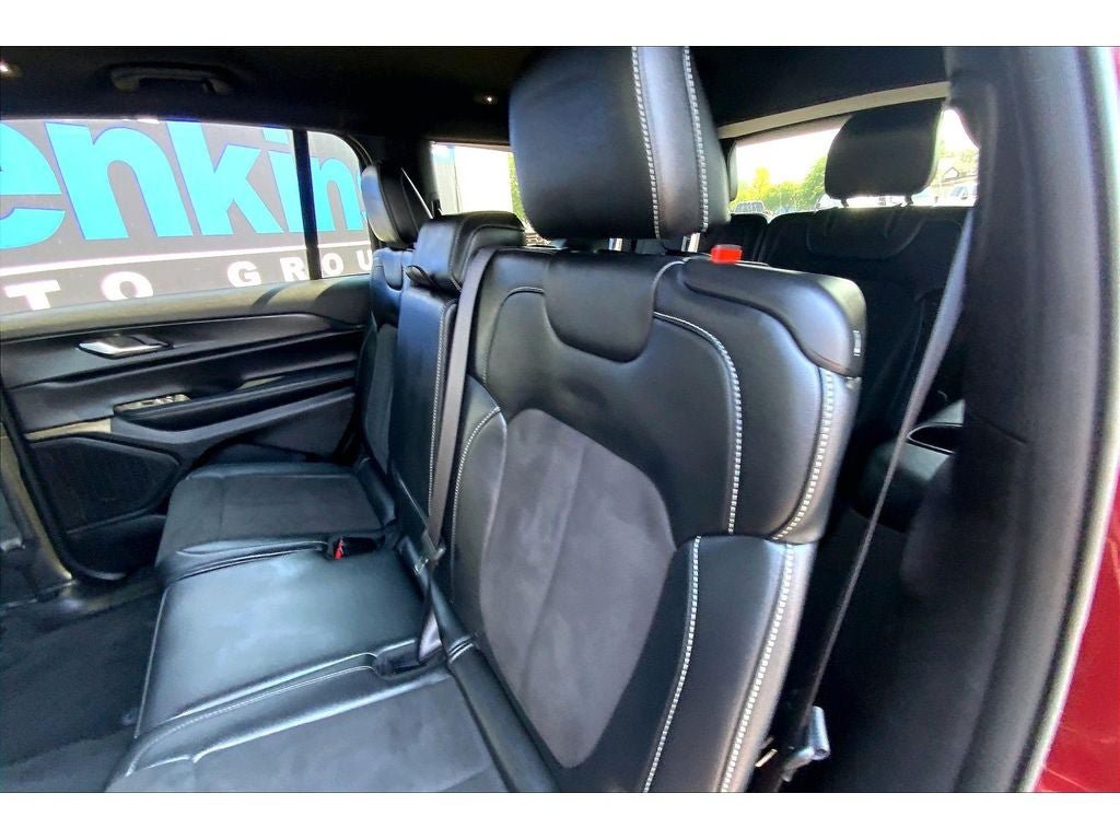 Used 2023 Jeep Grand Cherokee L Laredo AWD/4WD image 27