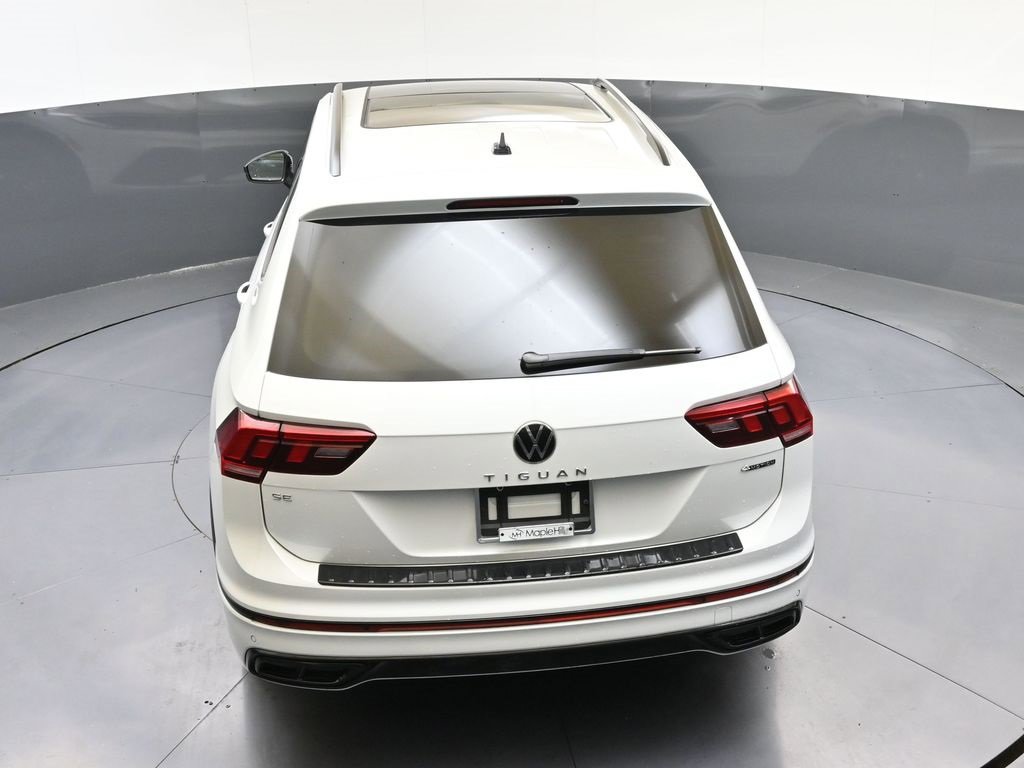 Used 2024 Volkswagen Tiguan SE R-Line image 40