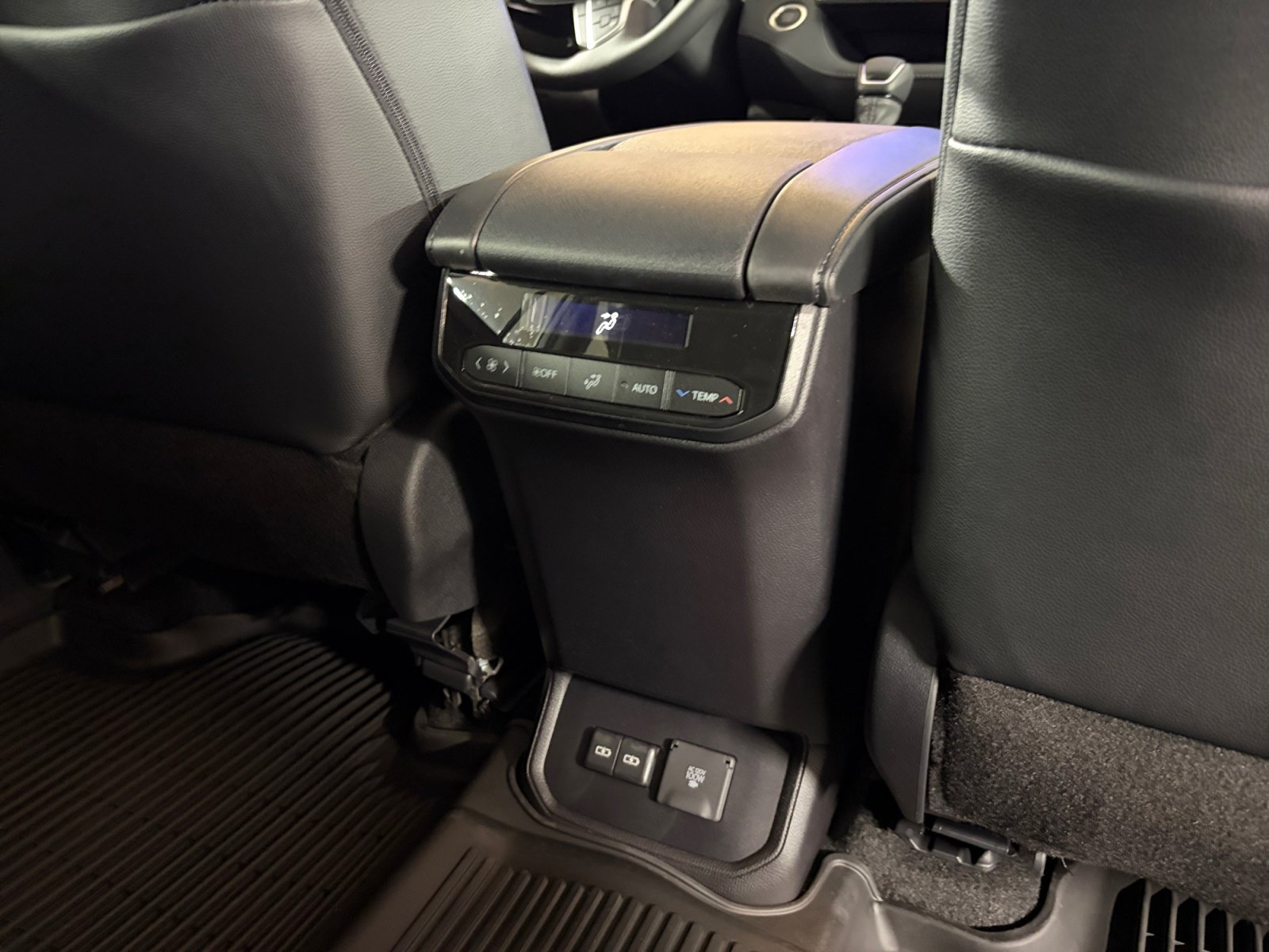 New 2026 Toyota Highlander Limited AWD/4WD image 32