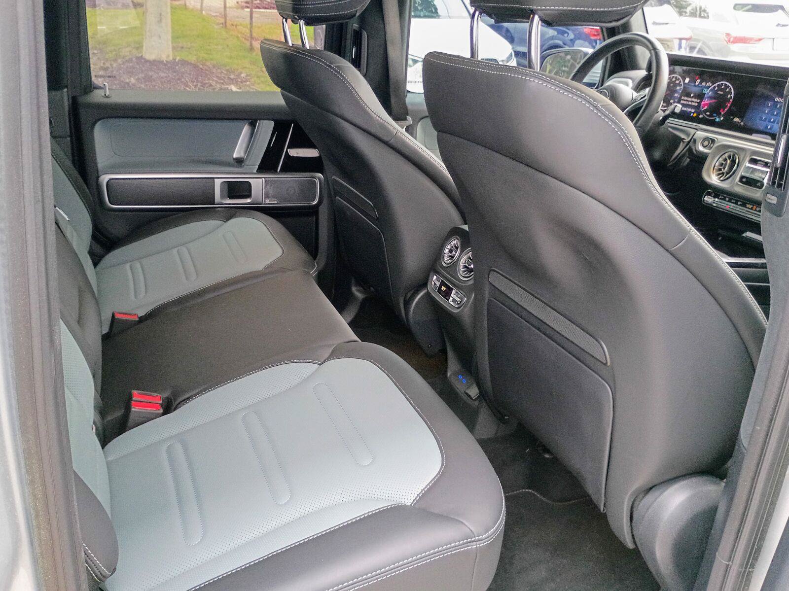 Used 2025 Mercedes-Benz G 550 image 11
