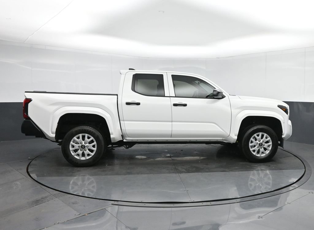 Used 2025 Toyota Tacoma SR image 8
