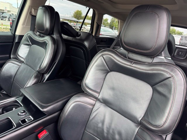 Used 2023 Lincoln Aviator Reserve w/ Equipment Group 201A RWD image 10