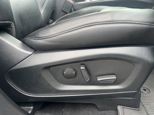 Used 2023 Ford Explorer XLT w/ Equipment Group 202A image 12