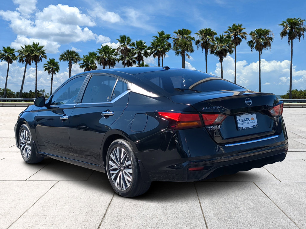 Used 2023 Nissan Altima 2.5 SV FWD image 6