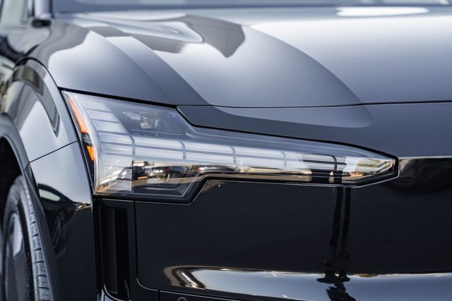 New 2026 Volvo EX30 Plus image 13